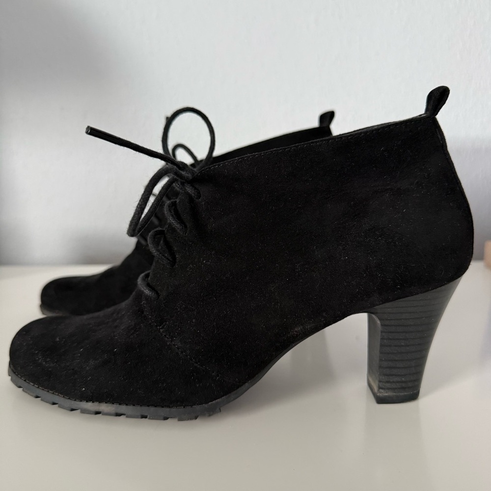Elegant Black Suede Women's Ankle Boots